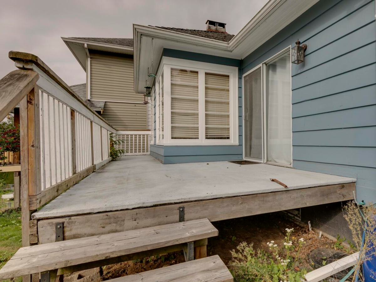 Basement Recreation Room Photo of 33700 3rd Avenue, Mission, BC