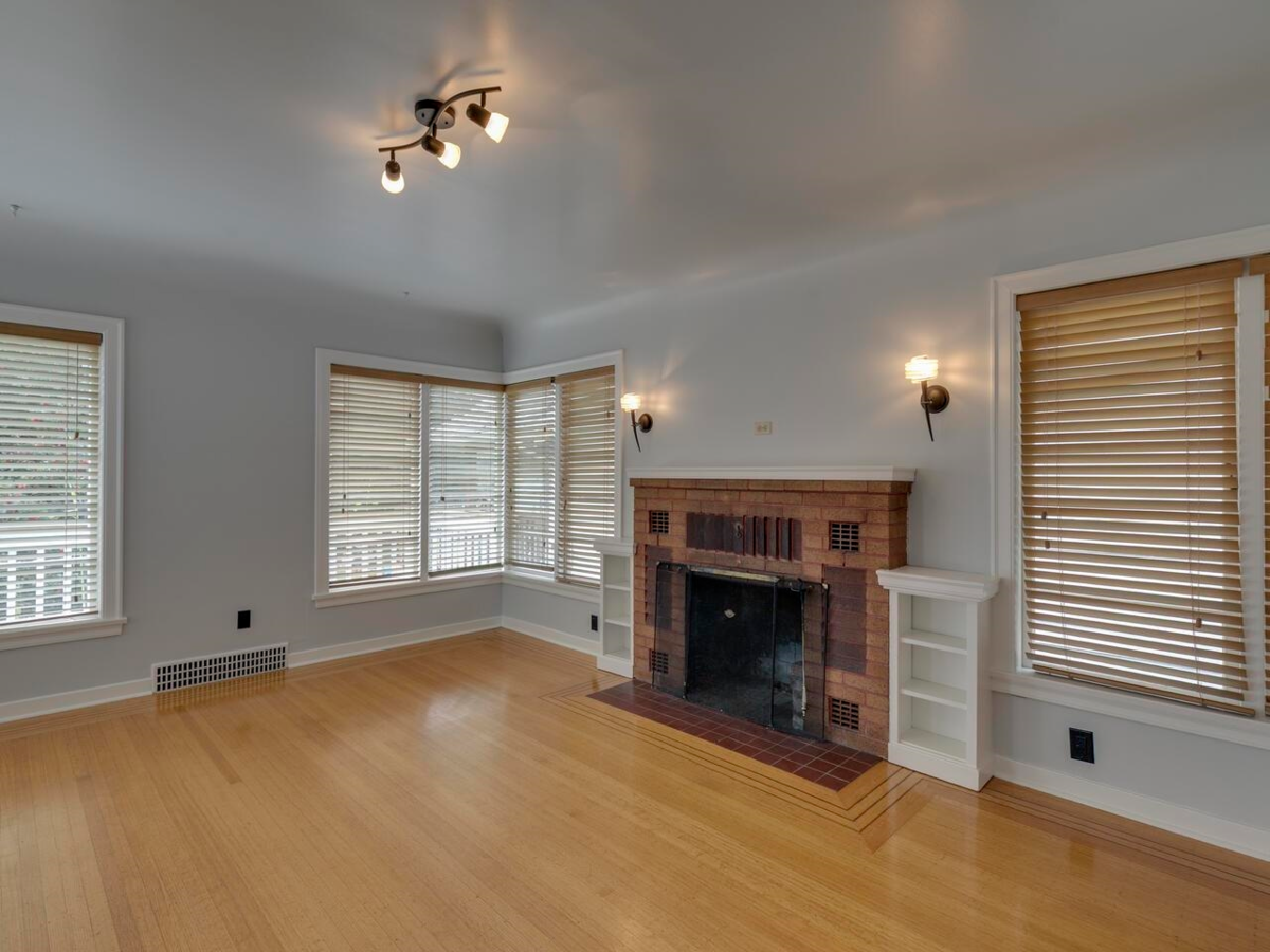 Bedroom 2 Photo of 33700 3rd Avenue, Mission, BC