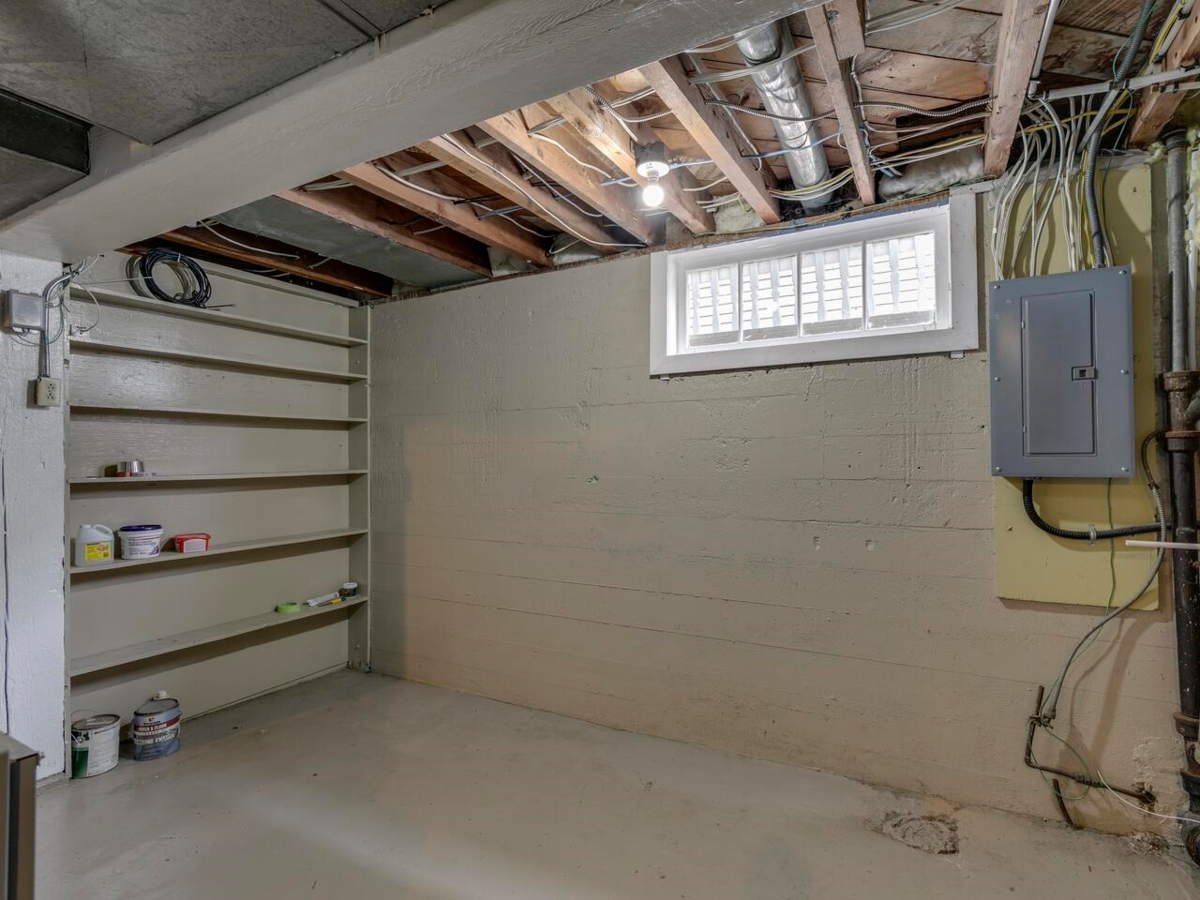 Front Yard Photo of 33700 3rd Avenue, Mission, BC