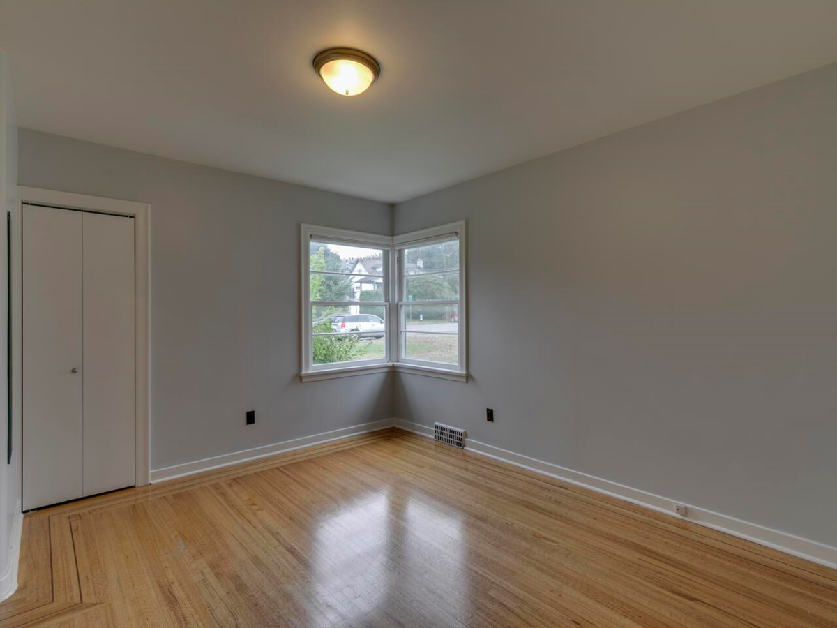 Laundry Room Photo of 33700 3rd Avenue, Mission, BC