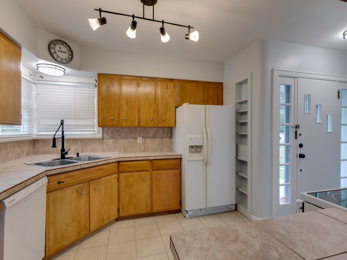Pantry Photo of 33700 3rd Avenue, Mission, BC