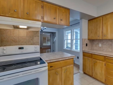 Kitchen Island Photo of 33700 3rd Avenue, Mission, BC
