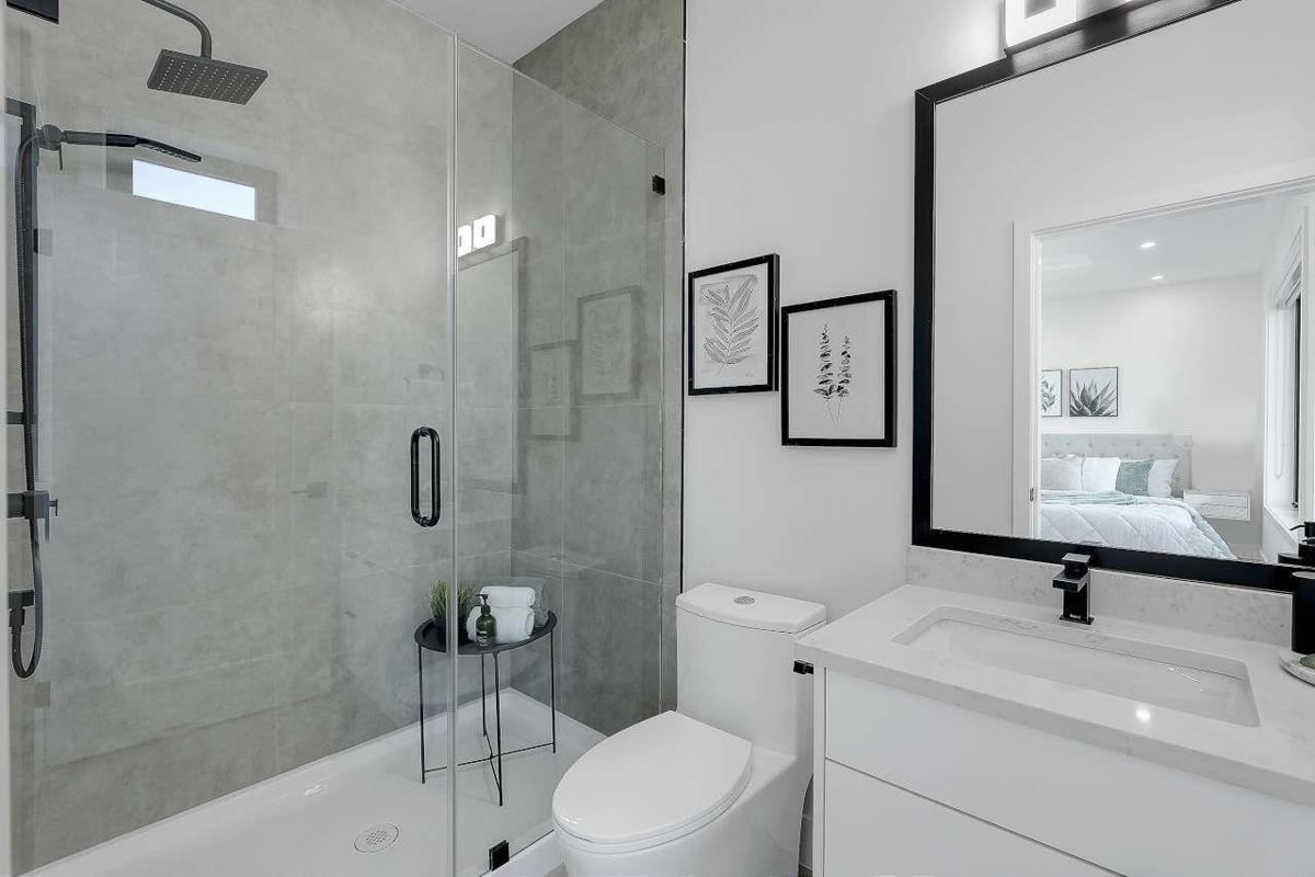 Backyard Photo of 1 3558 Turner Street, Vancouver, BC