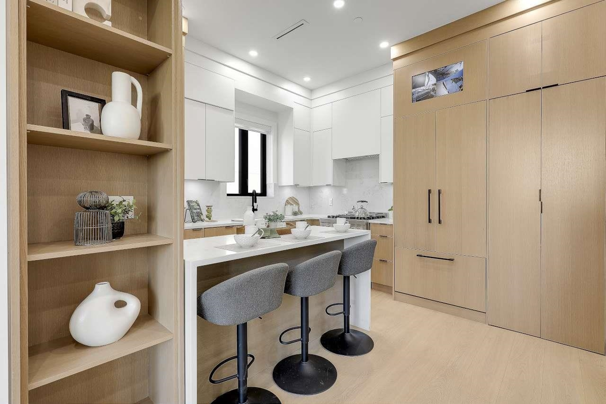 Bedroom 4 Photo of 1 3558 Turner Street, Vancouver, BC