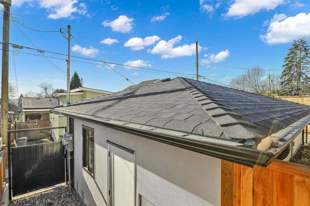 Breakfast Nook Photo of 1 3558 Turner Street, Vancouver, BC