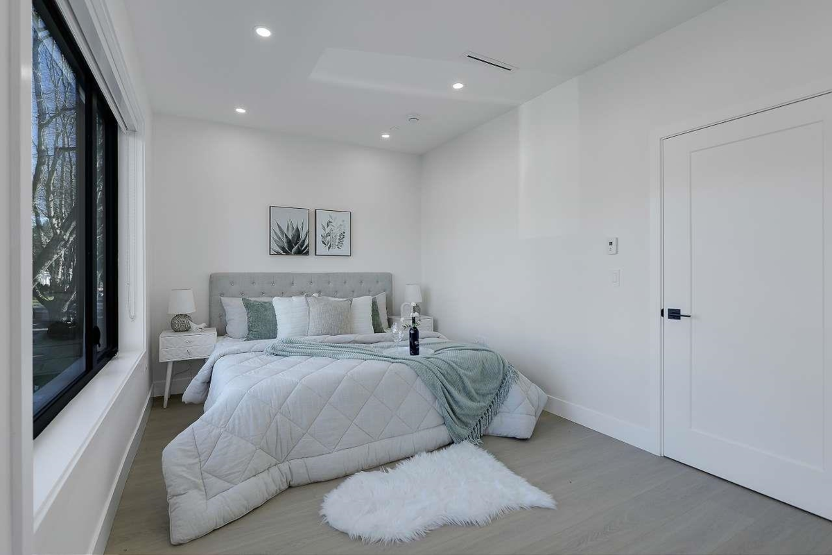 Front Yard Photo of 1 3558 Turner Street, Vancouver, BC