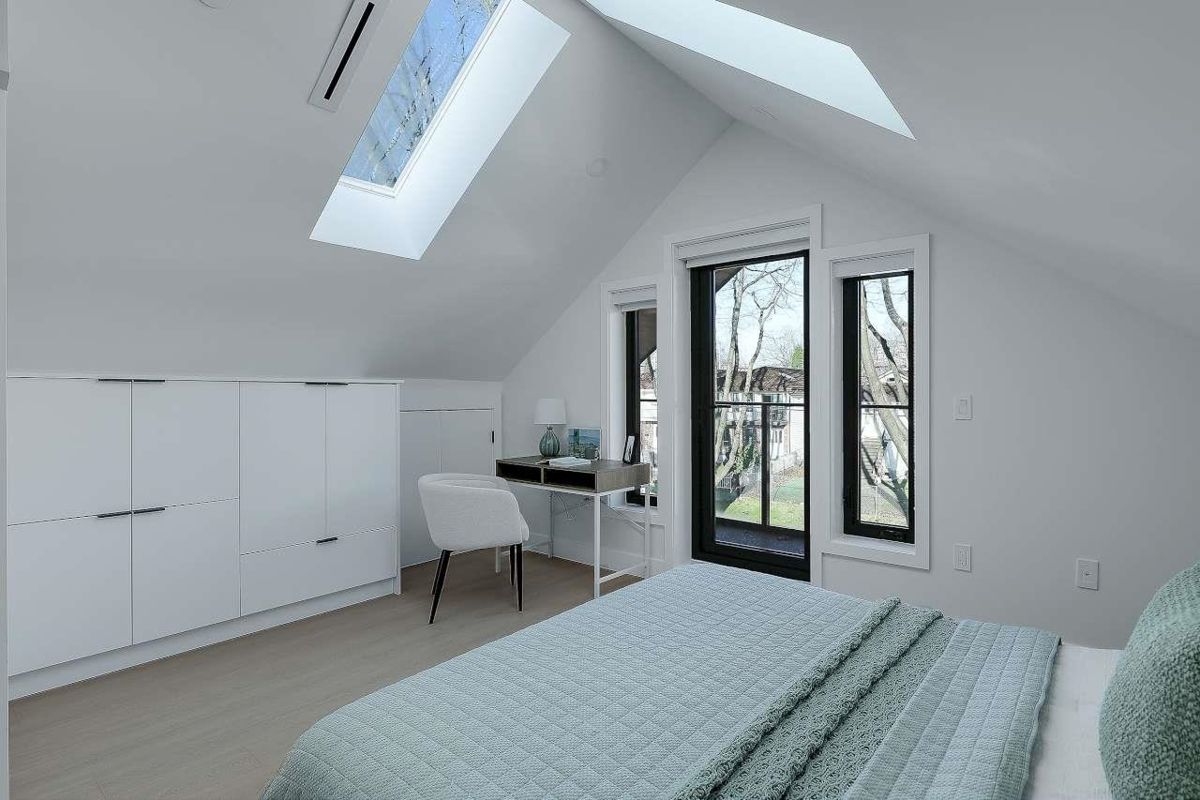 Hot Tub / Spa Photo of 1 3558 Turner Street, Vancouver, BC