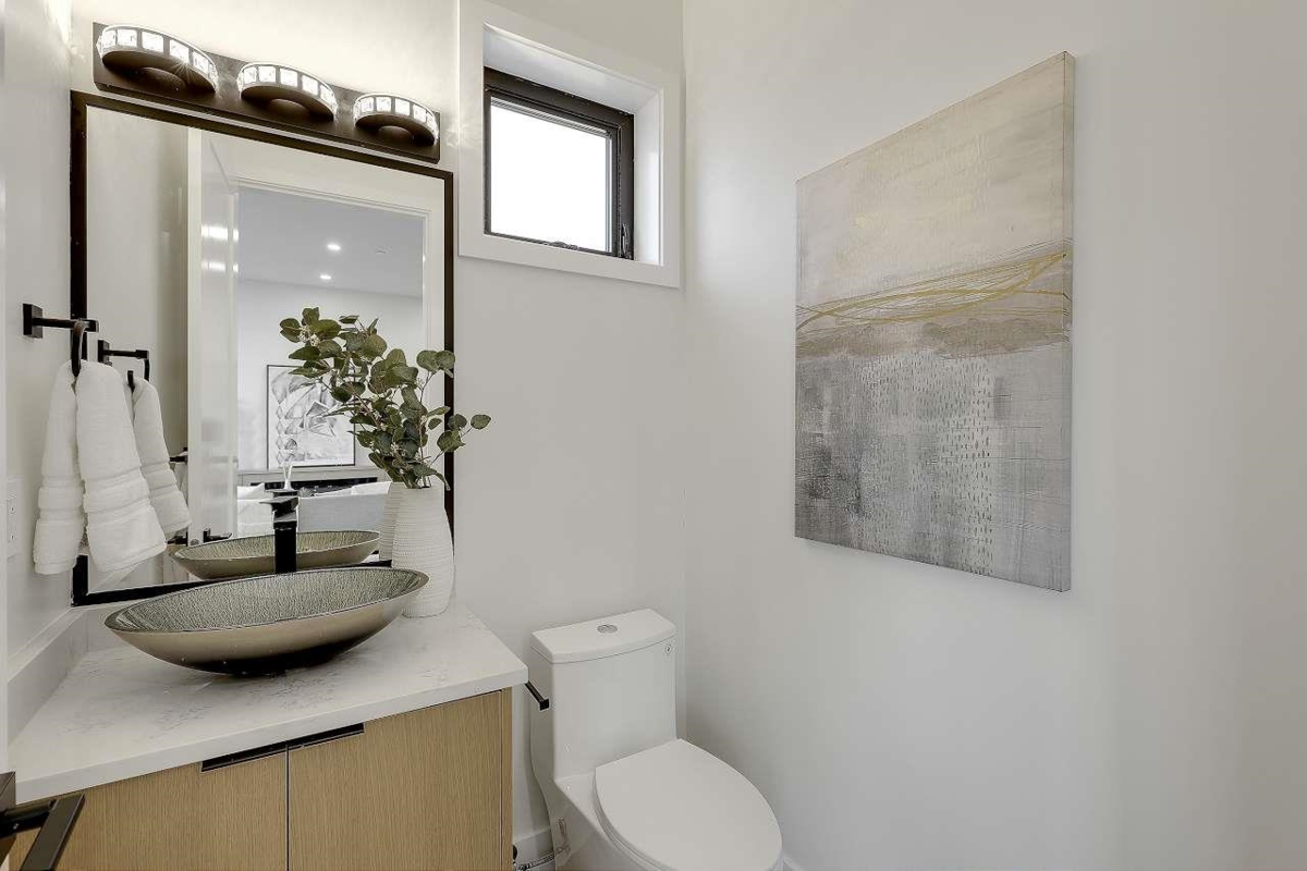 Mudroom Photo of 1 3558 Turner Street, Vancouver, BC