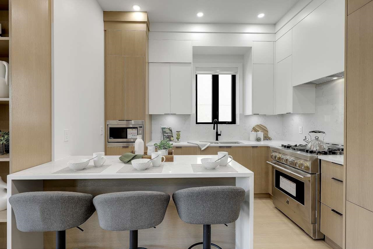 Staircase Photo of 1 3558 Turner Street, Vancouver, BC