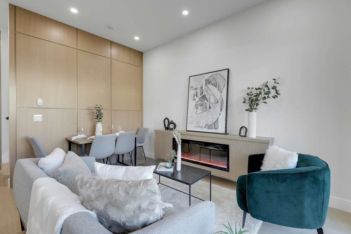 Walk-In Closet Photo of 1 3558 Turner Street, Vancouver, BC