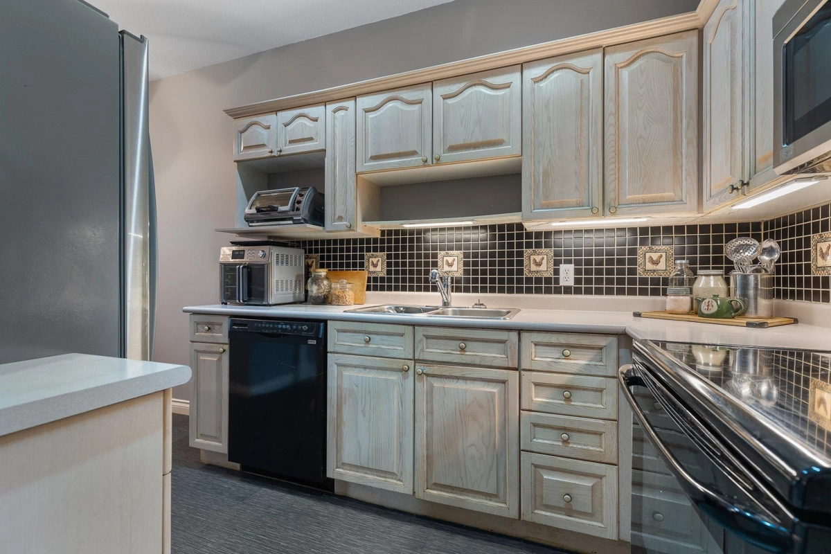 Primary Bathroom Photo of 104 45770 Spadina Avenue, Chilliwack, BC