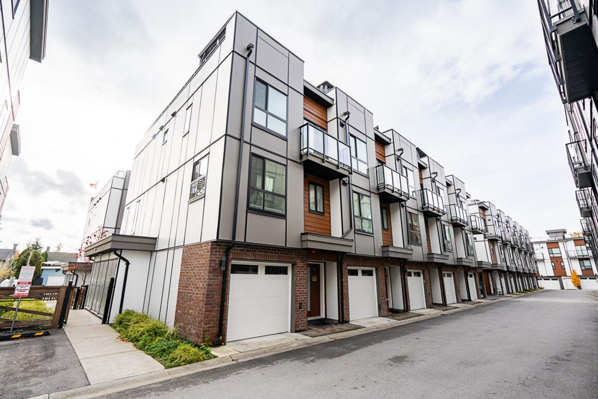 Exterior Rear Photo of 31 19760 55 Avenue, Langley, BC