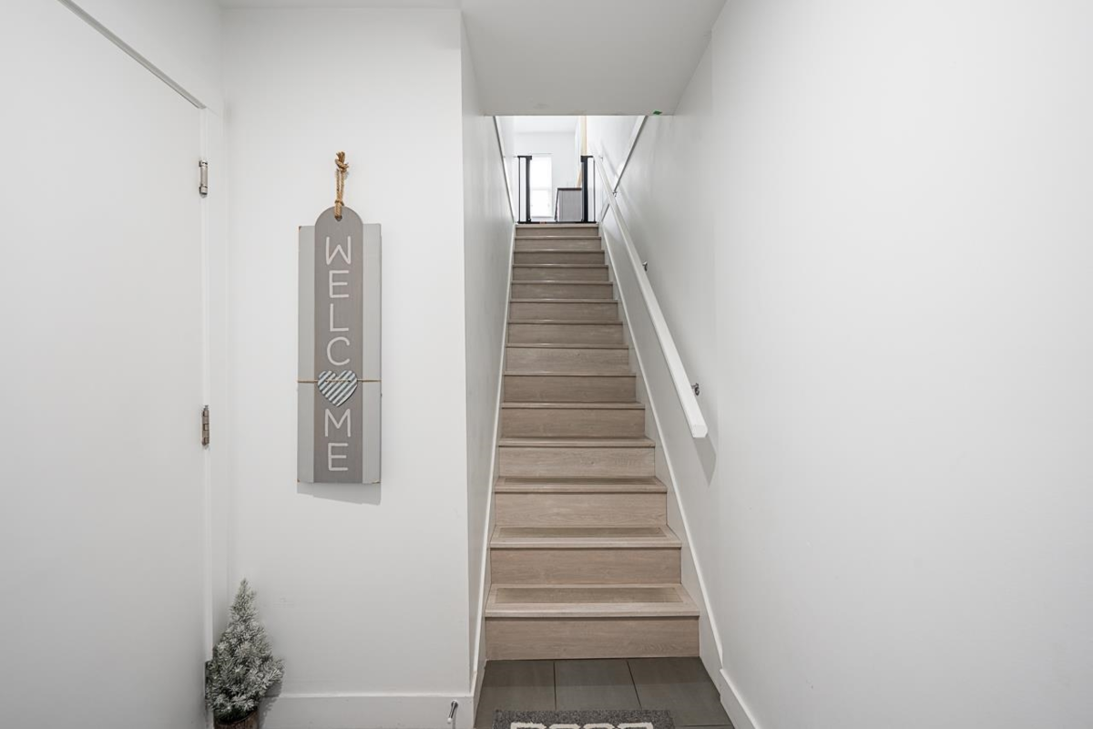 Family Room Photo of 31 19760 55 Avenue, Langley, BC