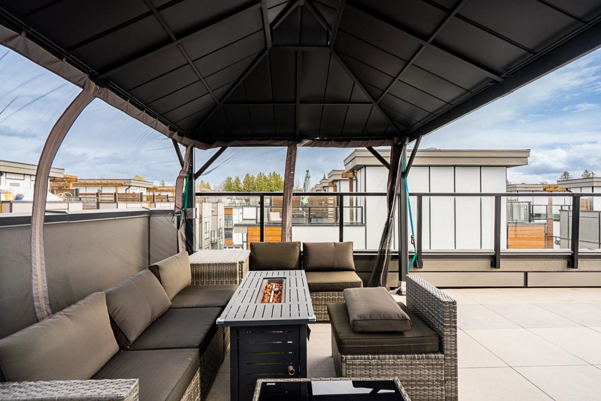 Front Yard Photo of 31 19760 55 Avenue, Langley, BC