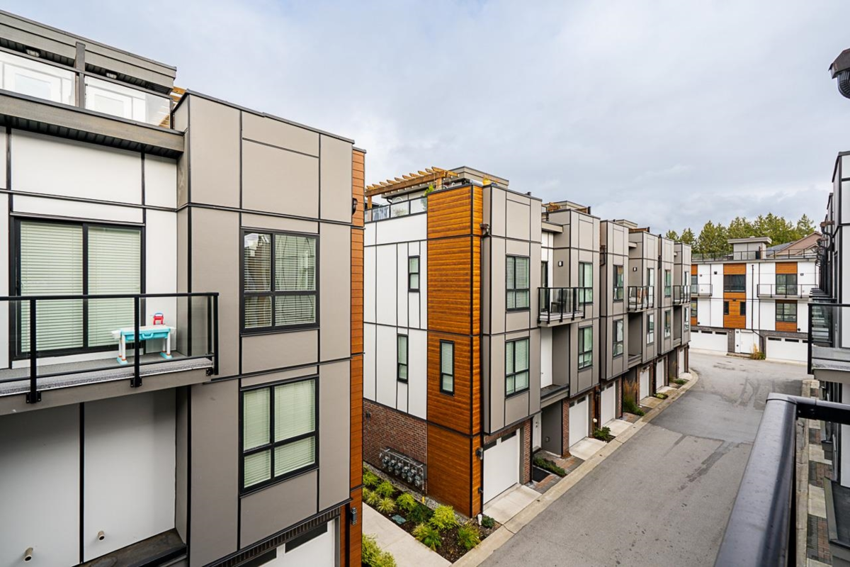 Hallway Photo of 31 19760 55 Avenue, Langley, BC