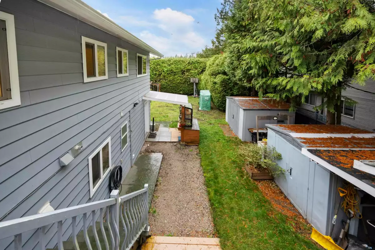 Backyard Photo of 19617 48 Avenue, Langley, BC