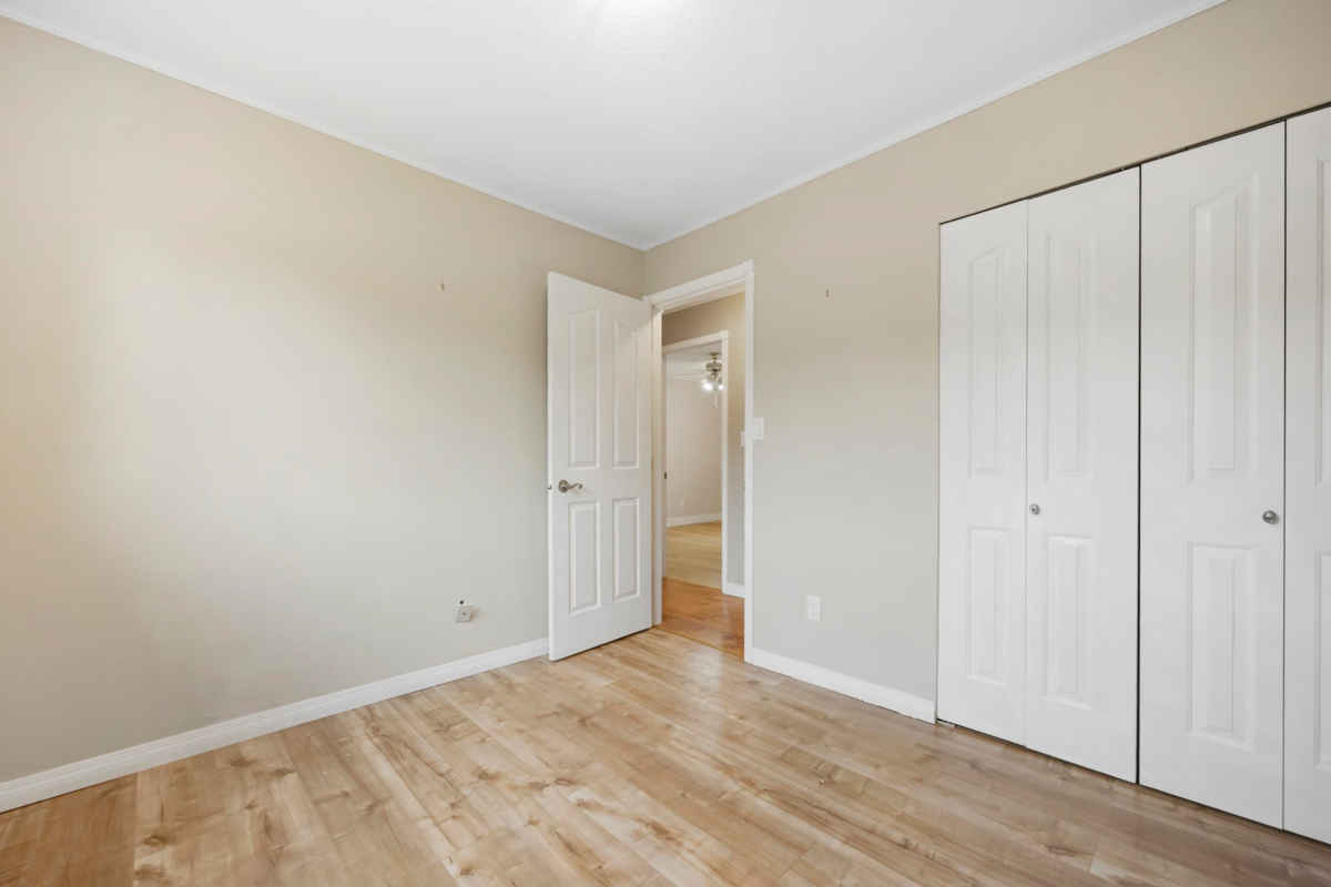 Entry Foyer Photo of 19617 48 Avenue, Langley, BC
