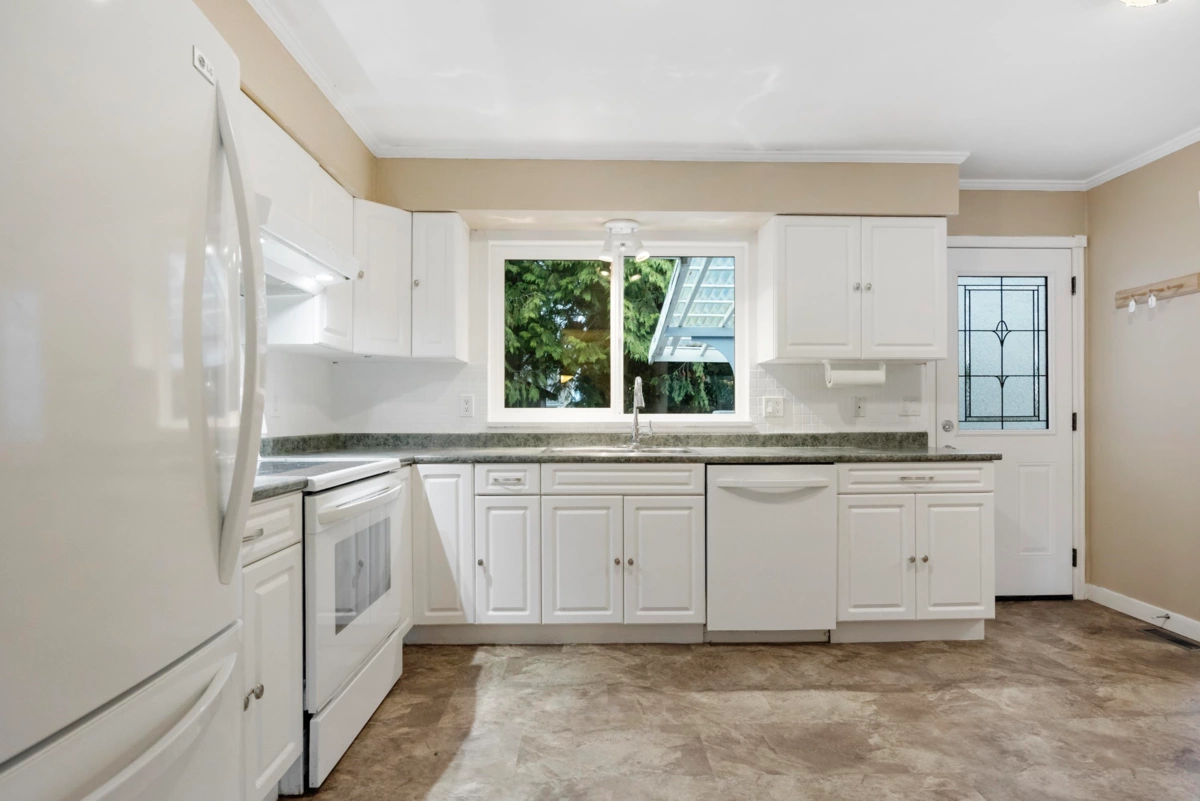 Family Room Photo of 19617 48 Avenue, Langley, BC