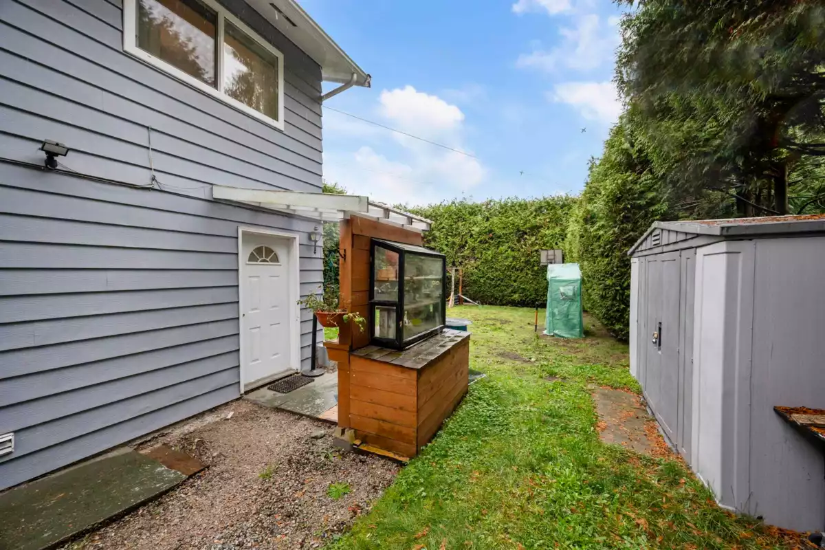 Outdoor Kitchen Photo of 19617 48 Avenue, Langley, BC