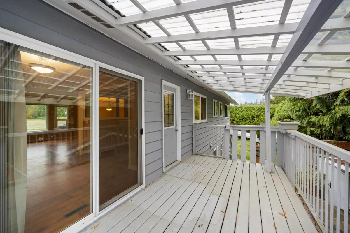 Outdoor Patio Photo of 19617 48 Avenue, Langley, BC