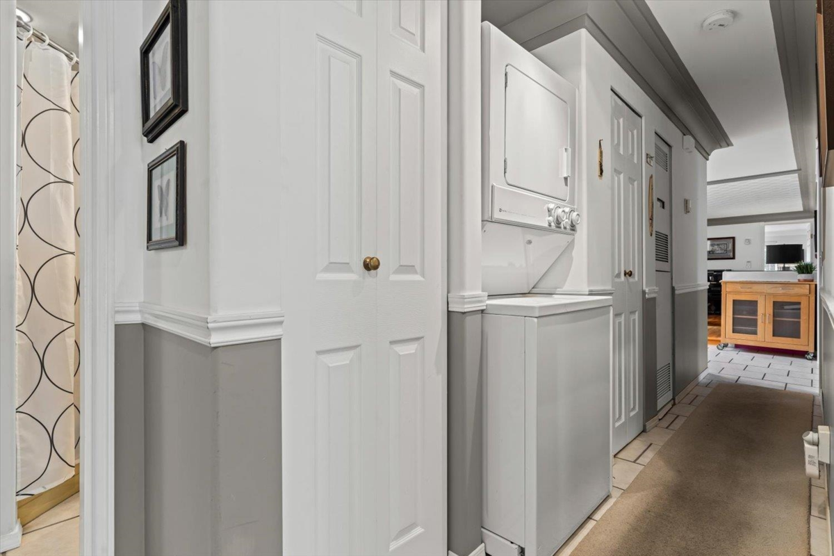 Laundry Room Photo of 15 52324 Yale Road, Rosedale, BC