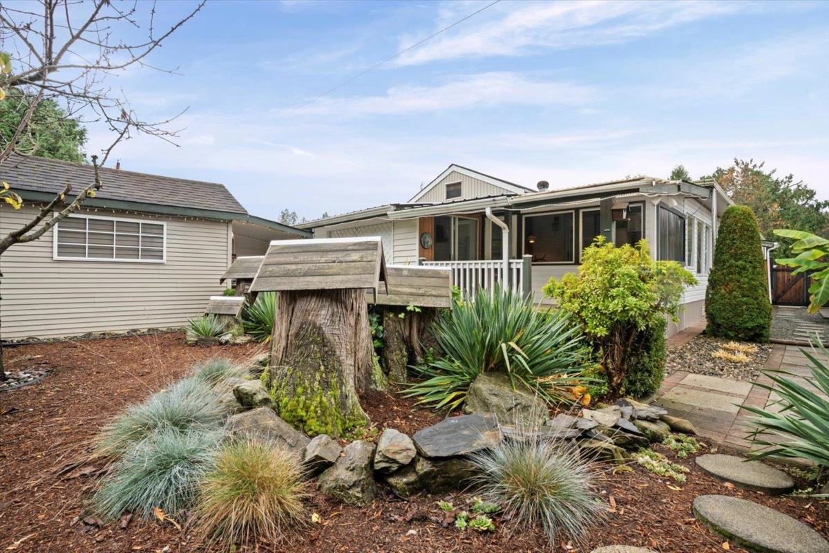 Outdoor Kitchen Photo of 15 52324 Yale Road, Rosedale, BC
