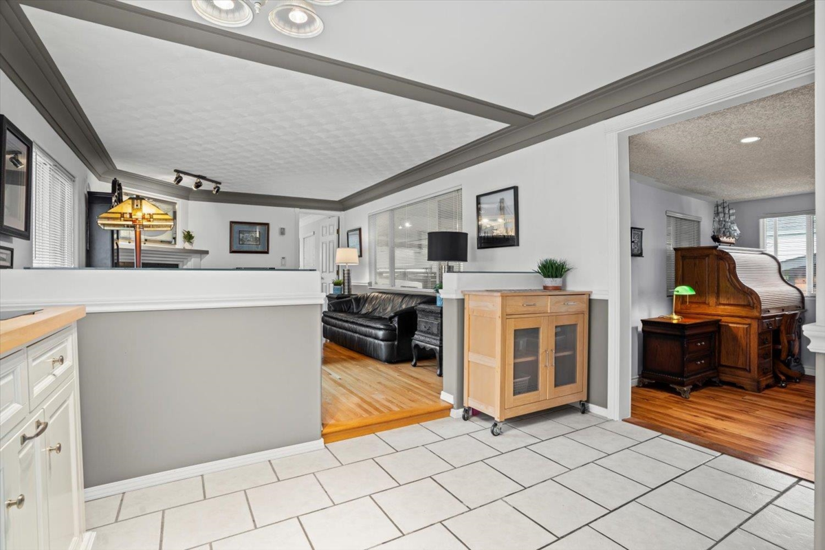 Walk-In Closet Photo of 15 52324 Yale Road, Rosedale, BC