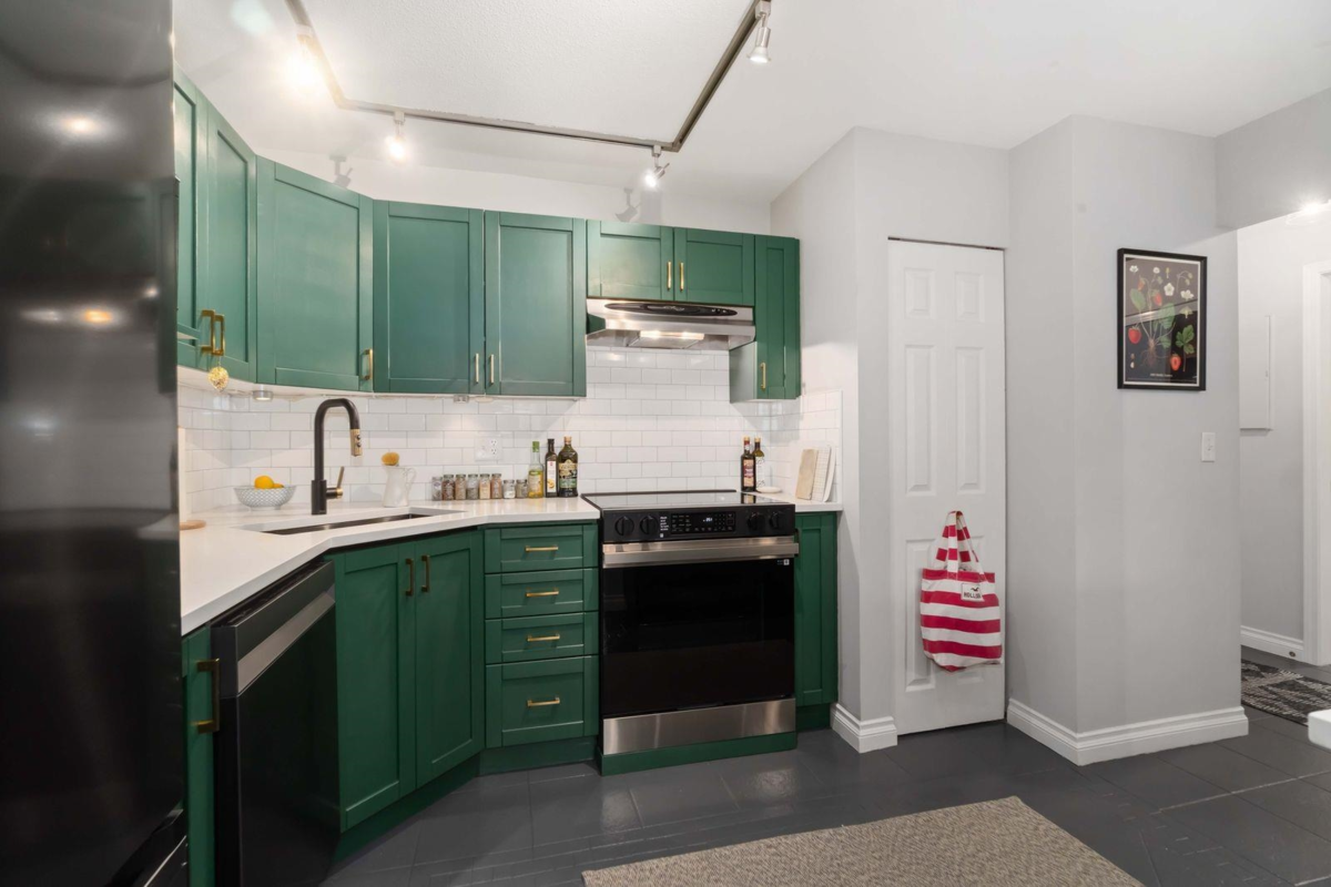 Primary Bathroom Photo of 410 301 Maude Road, Port Moody, BC