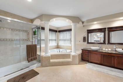 Entry Foyer Photo of 44414 Mclaren Drive, Chilliwack, BC
