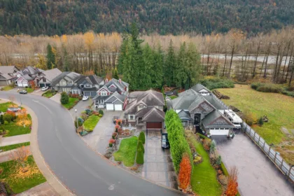44414 Mclaren Drive, Chilliwack, BC, Chilliwack — Single Family Residence for sale