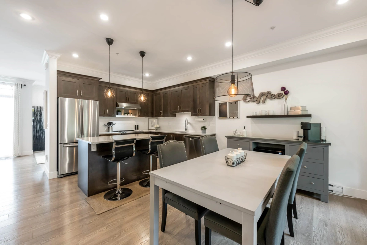 Guest Bathroom Photo of 2 21017 76 Avenue, Langley, BC