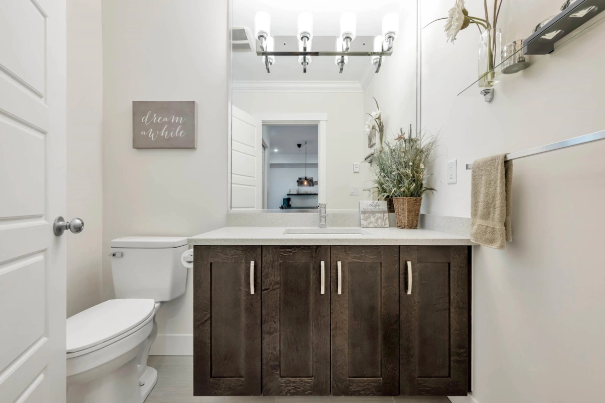 Powder Room Photo of 2 21017 76 Avenue, Langley, BC