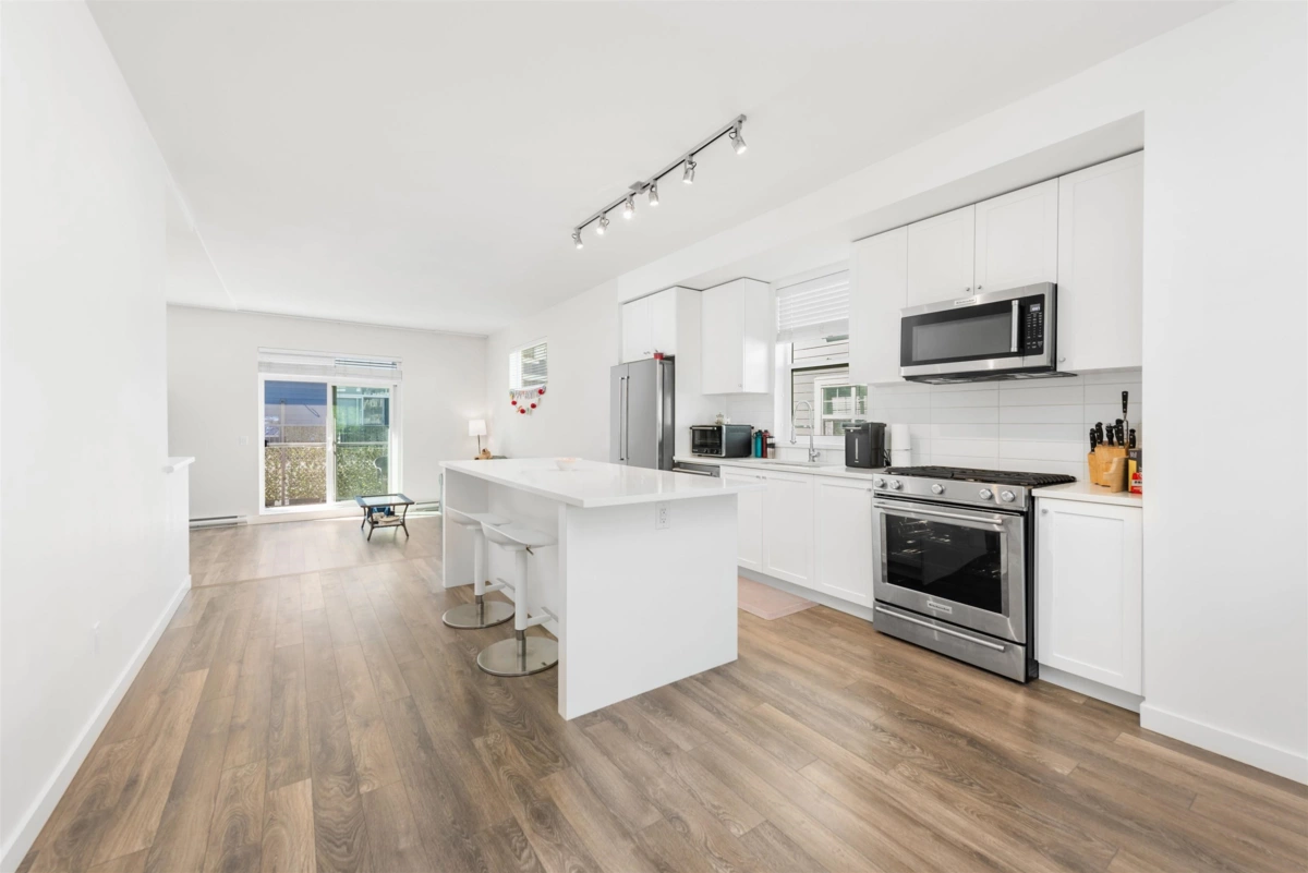 Dining Area Photo of 82 16678 25 Avenue, Surrey, BC