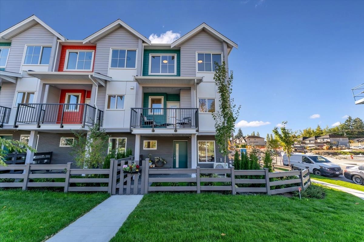 Community Amenities Photo (Clubhouse) of 1 10392 240a Street, Maple Ridge, BC