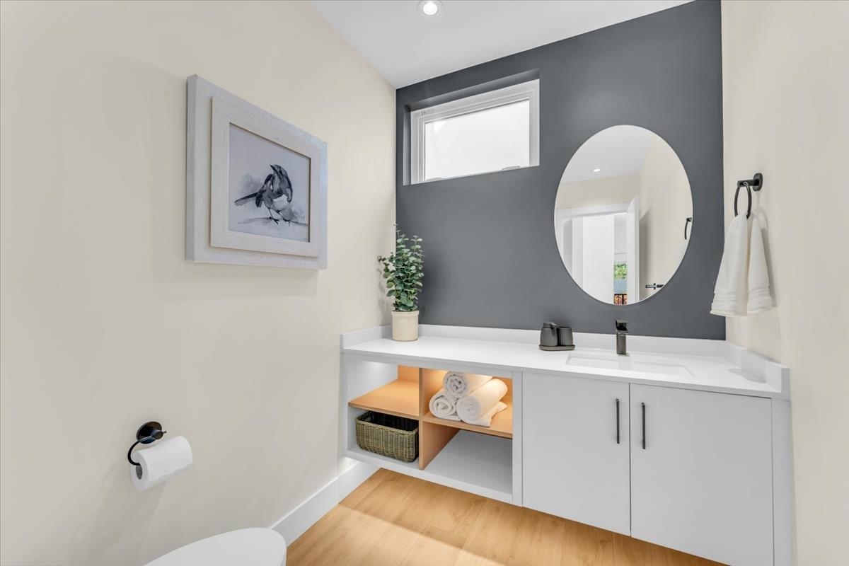 Laundry Room Photo of 1 10392 240a Street, Maple Ridge, BC