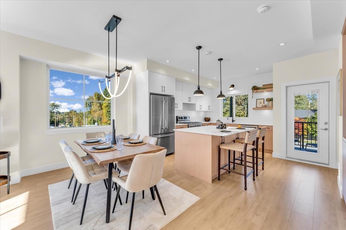 Living Room Photo of 1 10392 240a Street, Maple Ridge, BC