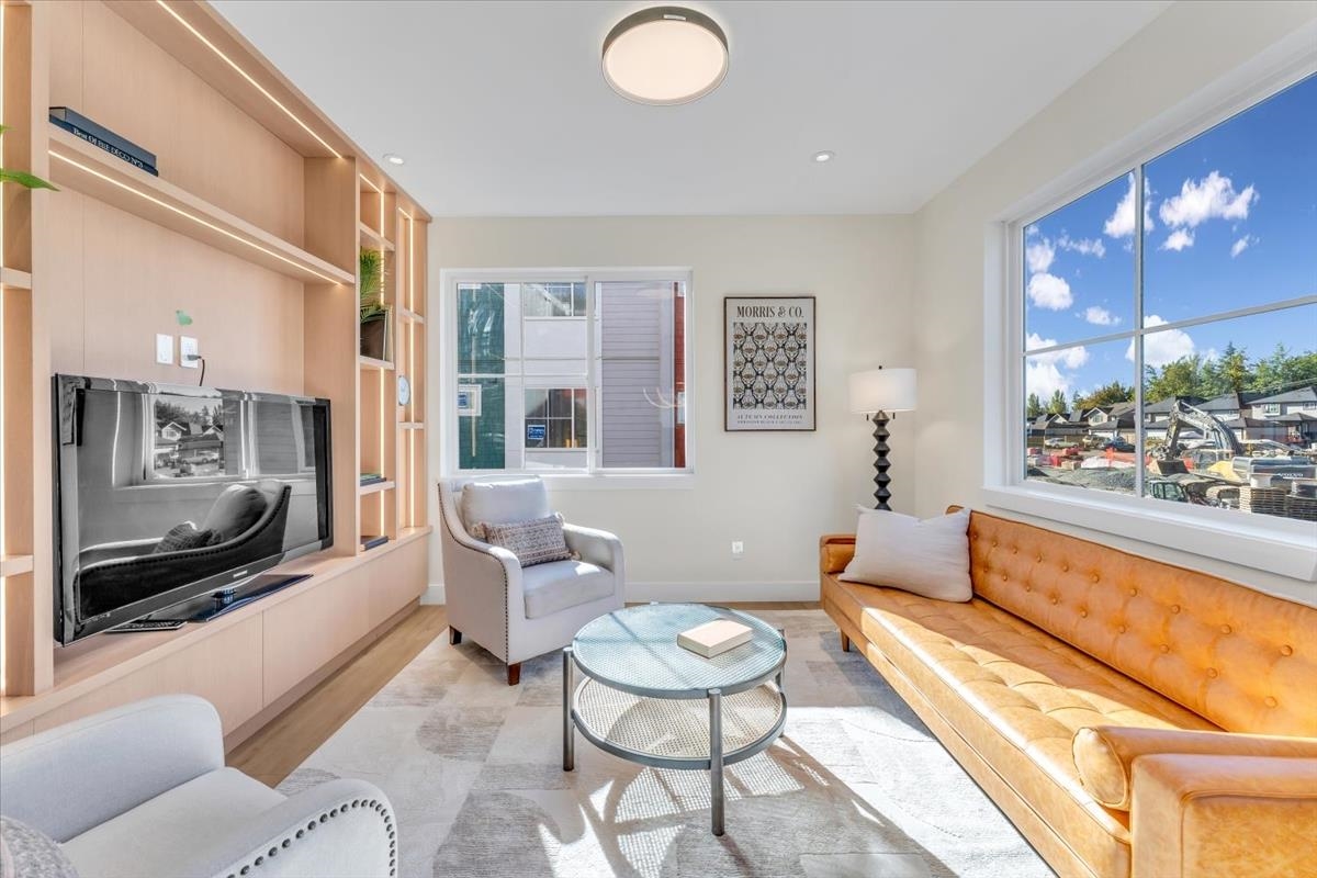 Primary Bathroom Photo of 1 10392 240a Street, Maple Ridge, BC