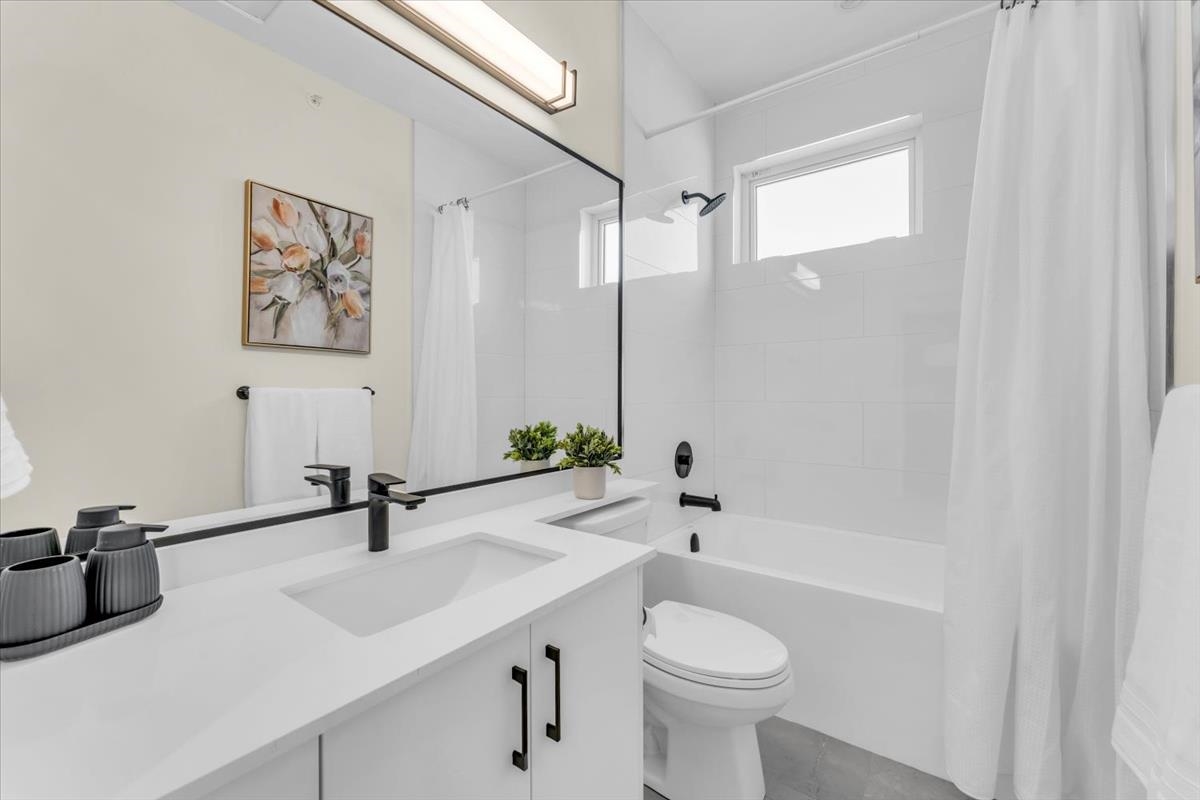 Swimming Pool Photo of 1 10392 240a Street, Maple Ridge, BC