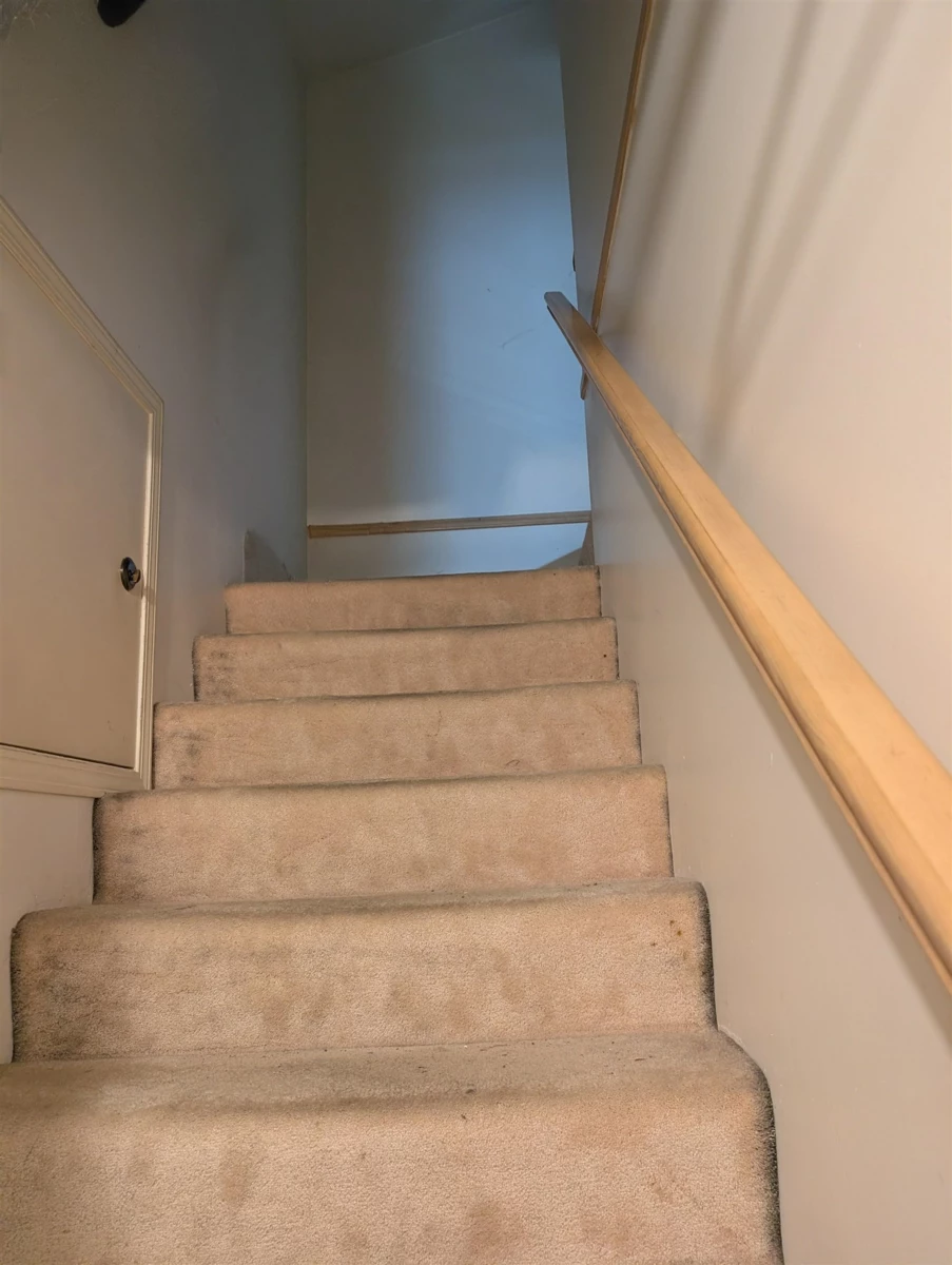 Hallway Photo of 2935 E 17th Avenue, Vancouver, BC