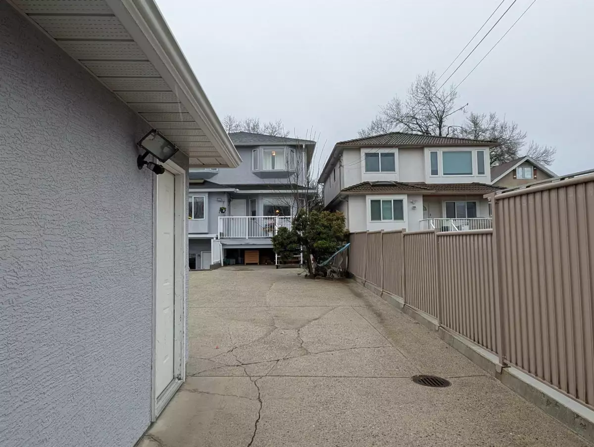 Hot Tub / Spa Photo of 2935 E 17th Avenue, Vancouver, BC