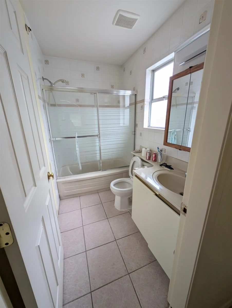 Laundry Room Photo of 2935 E 17th Avenue, Vancouver, BC