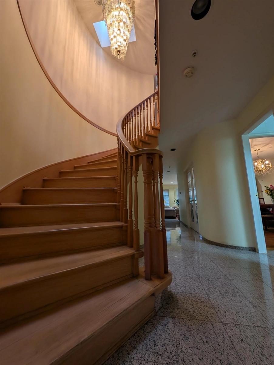 Walk-In Closet Photo of 2935 E 17th Avenue, Vancouver, BC