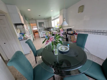 Kitchen Island Photo of 2935 E 17th Avenue, Vancouver, BC