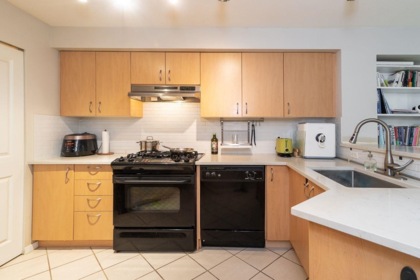 116 9283 Government Street, Burnaby, BC, Burnaby — Apartment/Condo for sale