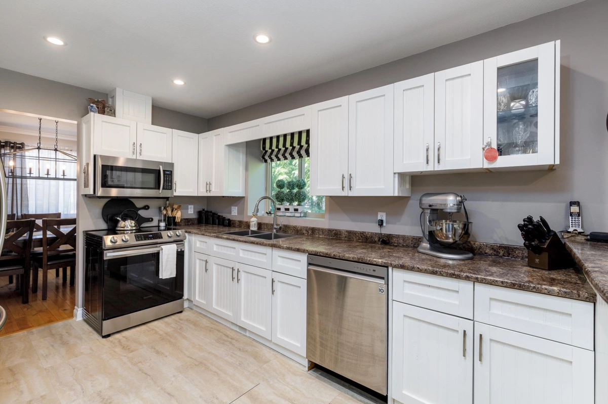 Primary Bedroom Photo of 35485 Calgary Avenue, Abbotsford, BC