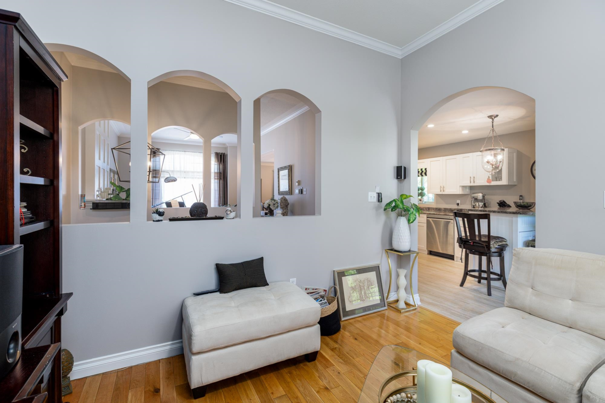 Walk-In Closet Photo of 35485 Calgary Avenue, Abbotsford, BC