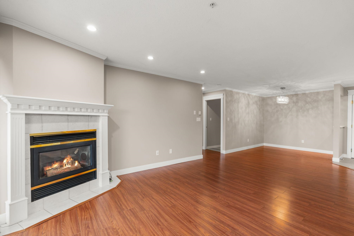 Breakfast Nook Photo of 209 32044 Old Yale Road, Abbotsford, BC