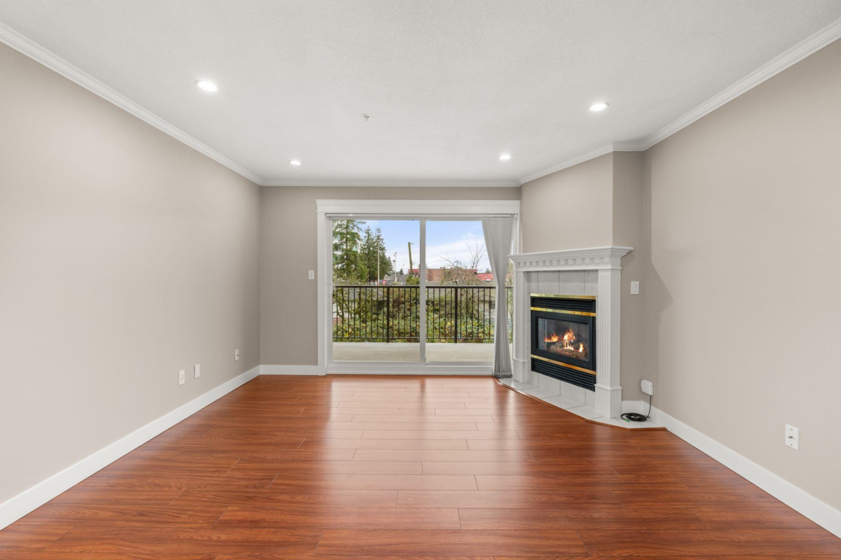 Dining Area Photo of 209 32044 Old Yale Road, Abbotsford, BC