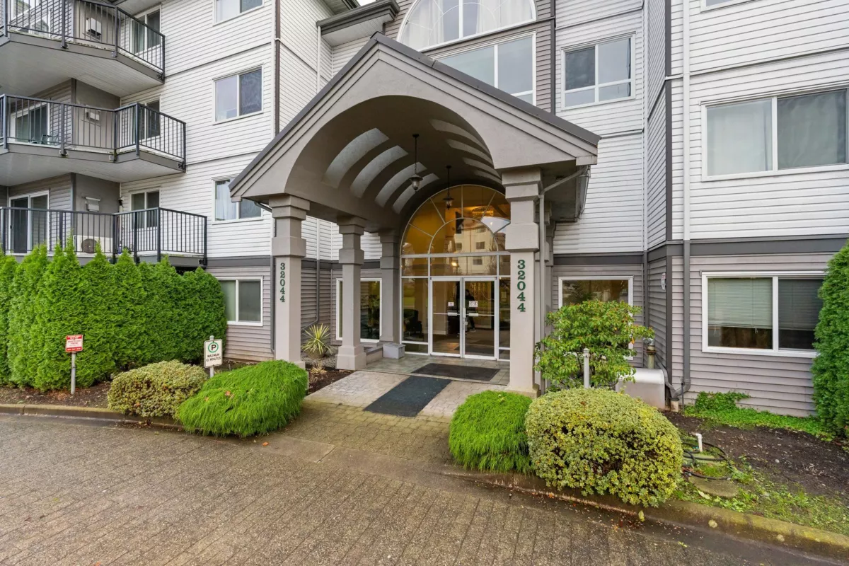 Exterior Front Photo of 209 32044 Old Yale Road, Abbotsford, BC