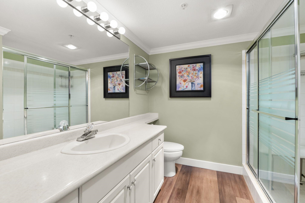 Hallway Photo of 209 32044 Old Yale Road, Abbotsford, BC